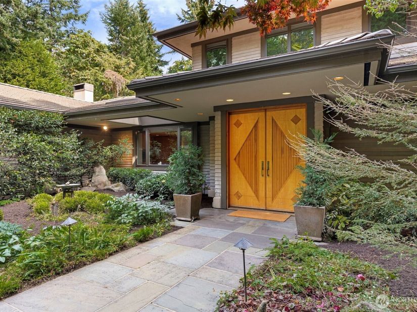 11044 NE Boulder Place, Bainbridge Island WA 98110