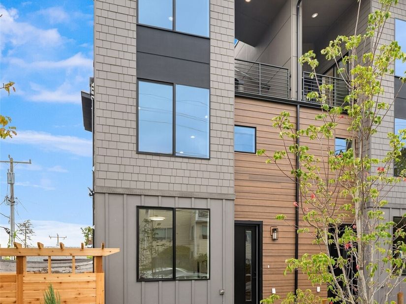 807 N 39th Street, Seattle WA 98103
