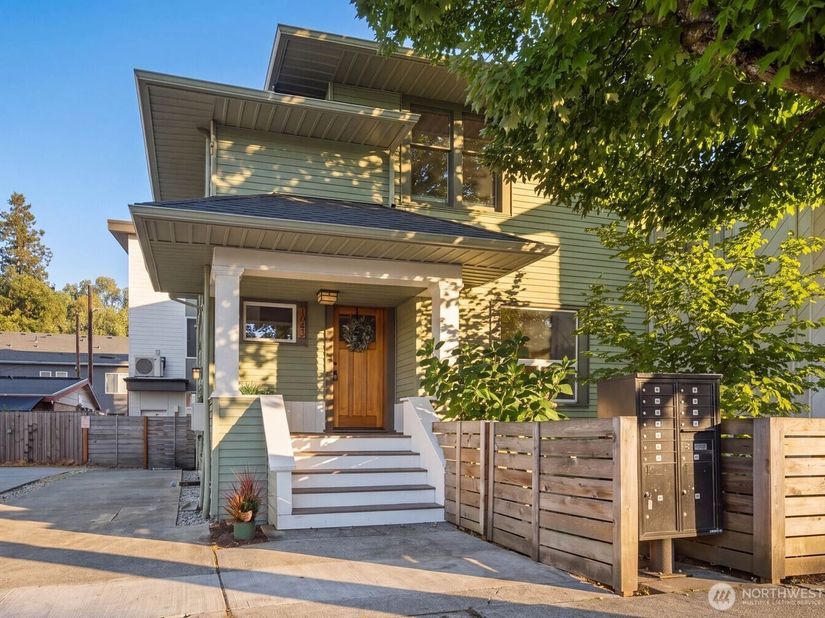 1043 S Cloverdale Street, Seattle WA 98108