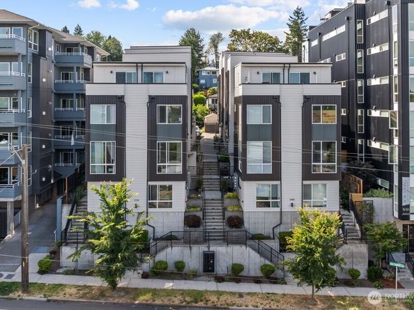 3104 SW Avalon Way F, Seattle WA 98126