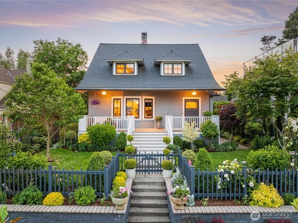 3033 27th Avenue W, Seattle WA 98199