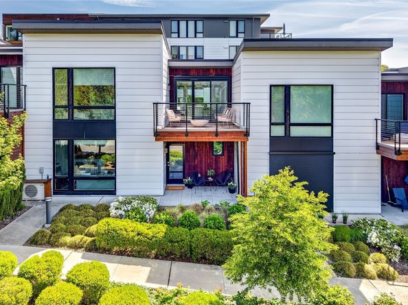 227 Ebi Lane NE, Bainbridge Island WA 98110