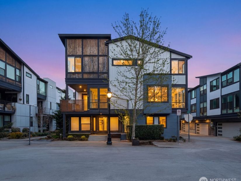 9608 NE 182nd Court A, Bothell WA 98011