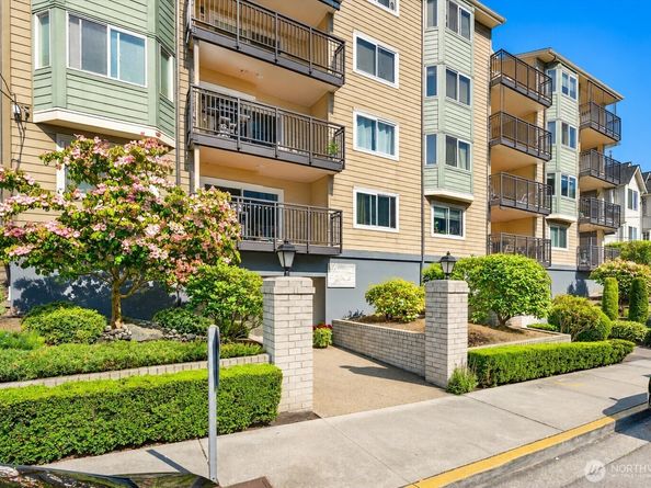 8720 Phinney Avenue N 21, Seattle WA 98103