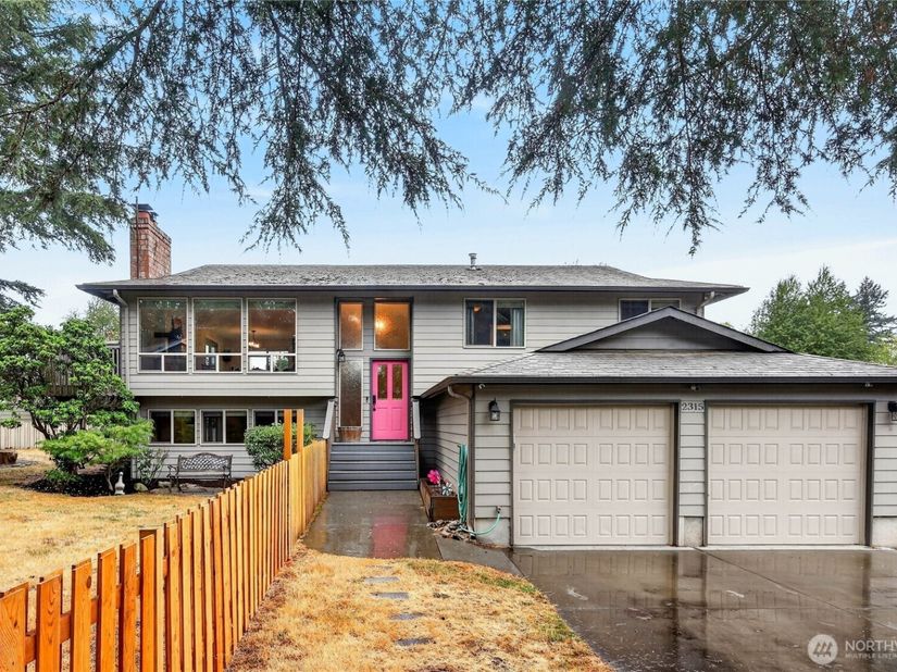 2315 SW 118th Court, Burien WA 98146