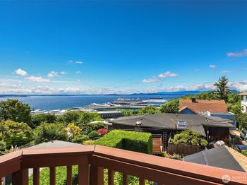 1411 10th Avenue W