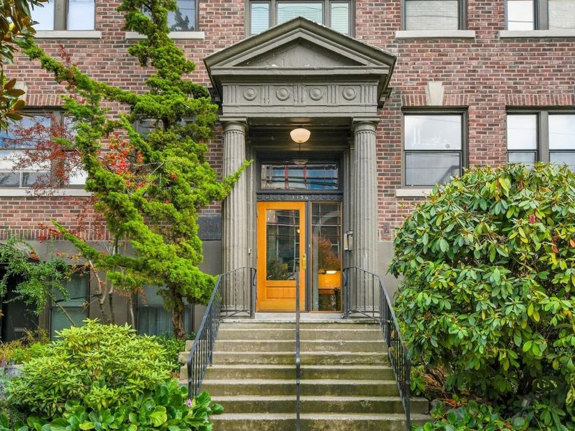 1136 13th Avenue 205, Seattle WA 98122