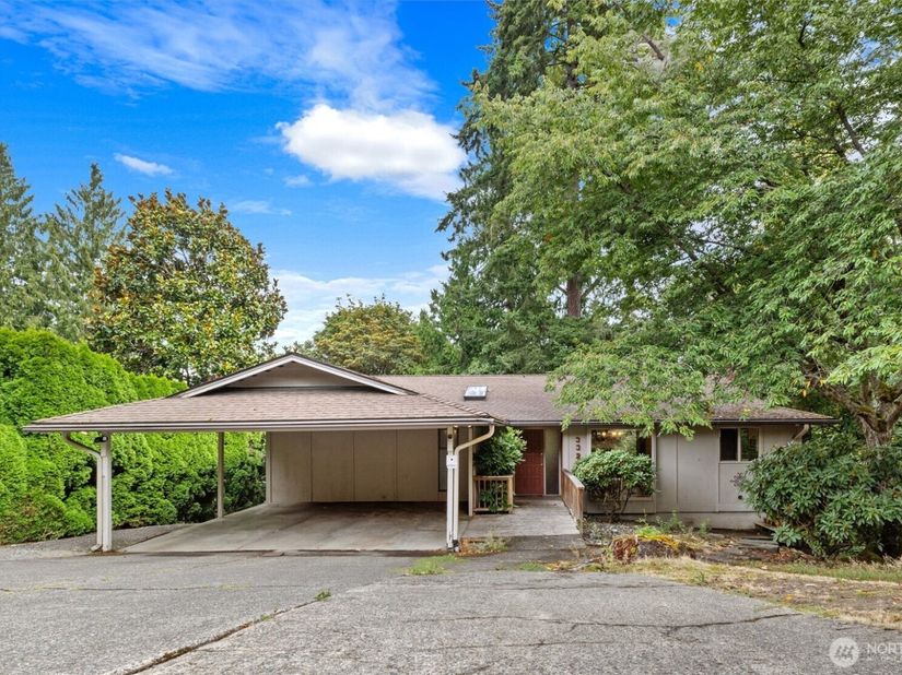 3322 102nd Avenue NE, Bellevue WA 98004
