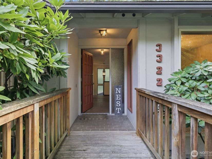 3322 102nd Avenue NE, Bellevue WA 98004