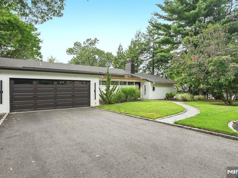 502 Ridgeland Terrace, Leonia NJ 07605