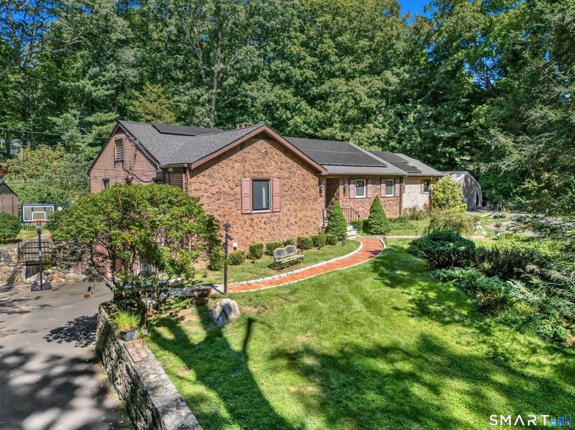 68 Parry Road, Stamford CT 06907