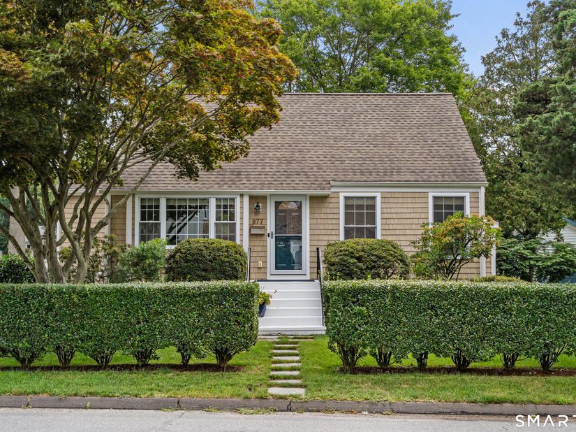 877 S Pine Creek Road, Fairfield CT 06824