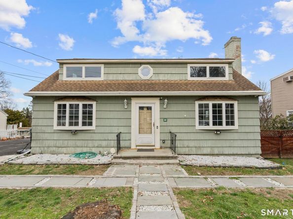 104 Oakdale Street, Bridgeport CT 06606