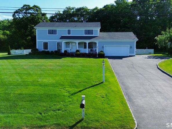 14 E Gate Road, Danbury CT 06811