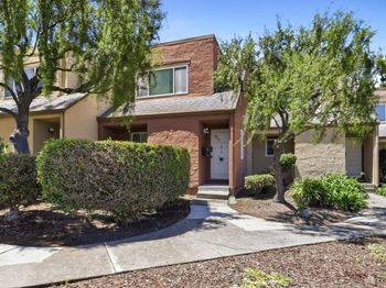 2212 Calle De Primavera,