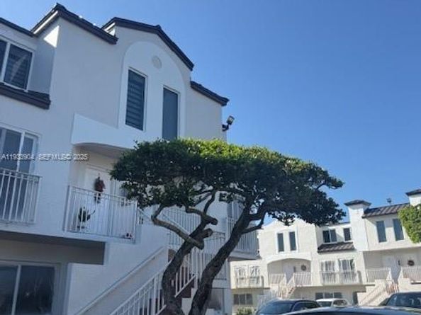 8670 NW 6th Ln 4210, Miami FL 33126