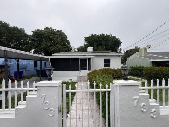 1733 NW 40th St, Miami FL 33142