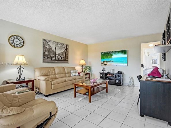 1015 SW 11th Ave 11K, Hallandale Beach FL 33009