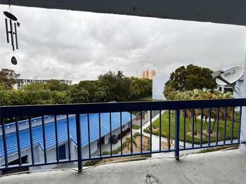 9460 Fontainebleau Blvd