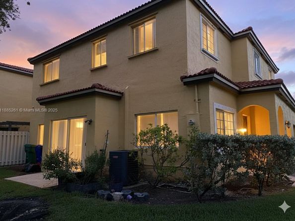 10161 SW 21st St, Miramar FL 33025