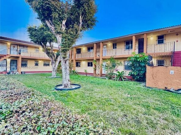 4050 NW 135th St 51, Opa-Locka FL 33054