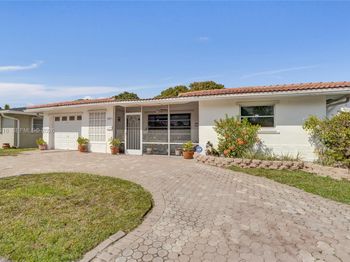 4927 NW 55th Ct