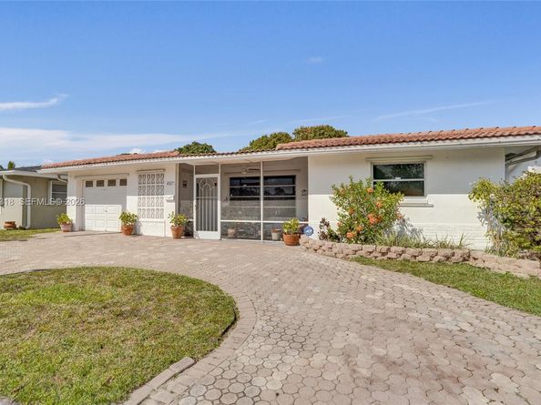 4927 NW 55th Ct, Tamarac FL 33319