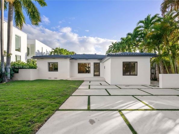 900 W 47th Ct, Miami Beach FL 33140