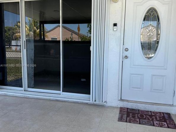 3242 NW 203rd St, Miami Gardens FL 33056