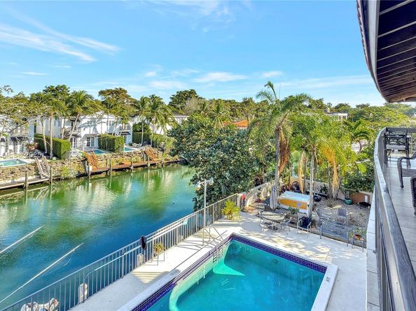 5201 Orduna Dr. 15, Coral Gables FL 33146