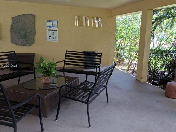 5156 NE 6th Ave 205, Oakland Park FL 33334