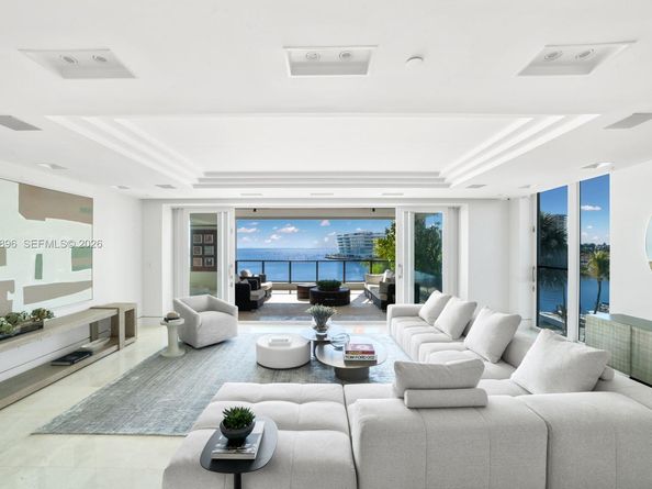 3535 Hiawatha Ave 403, Miami FL 33133