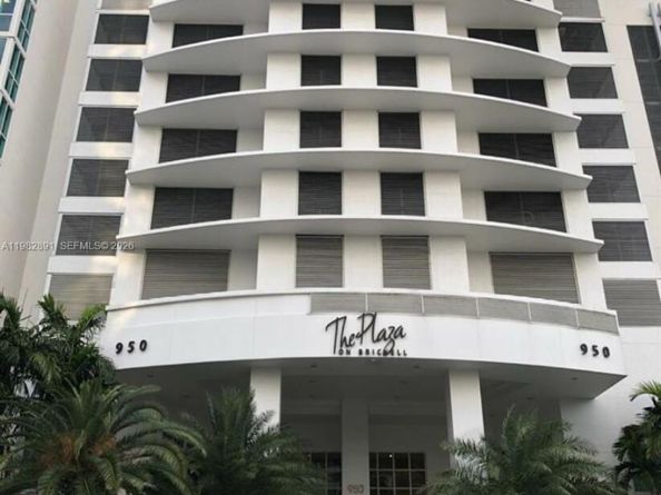 950 N Brickell Bay Dr 3002, Miami FL 33131