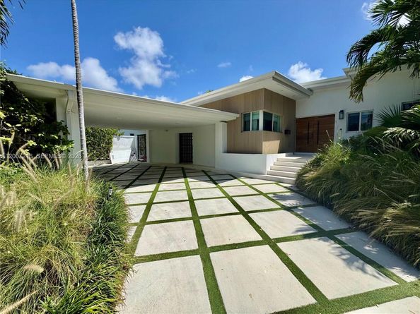 815 NE 76th St, Miami FL 33138