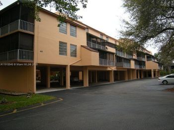 400 Commodore Dr