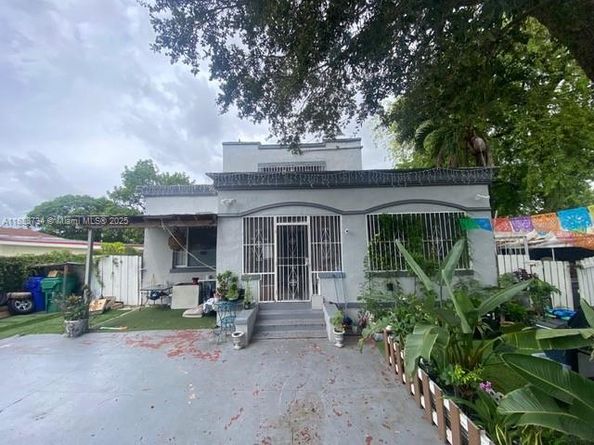3320 NW 14th Ave, Miami FL 33142