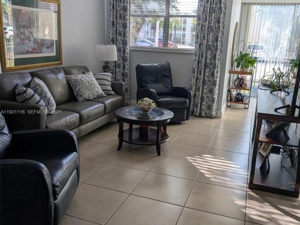 9401 SW 4th St 110, Miami FL 33174