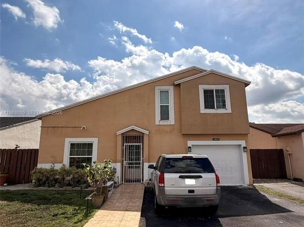 19804 NW 67th Ct, Hialeah FL 33015