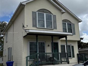 1738 SW 44th Ter