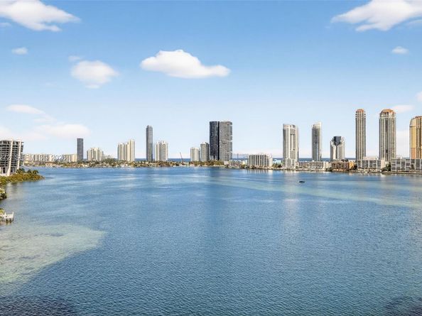 3000 Island Blvd 1106, Aventura FL 33160