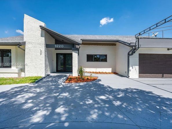 9220 SW 100th Ave Rd, Miami FL 33176