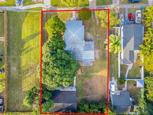 559 NW 2nd St, Florida City FL 33034