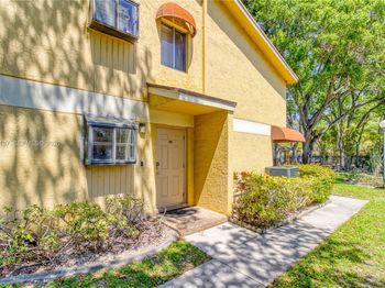 3095 N Oakland Forest Dr