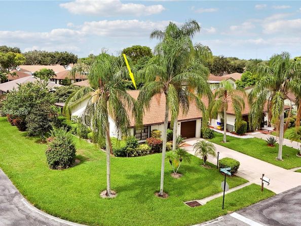 3449 Shadow Wood Dr, Green Acres FL 33463