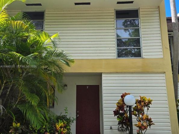 3320 Simms St, Hollywood FL 33021