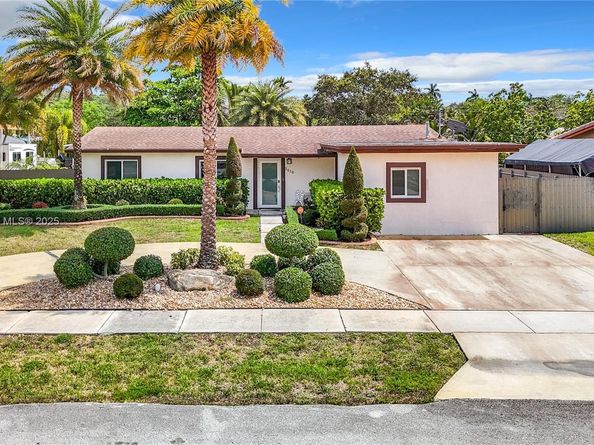 2610 SW 19th St, Fort Lauderdale FL 33312
