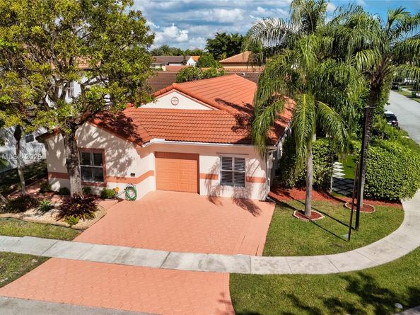 18411 NW 18th St, Pembroke Pines FL 33029