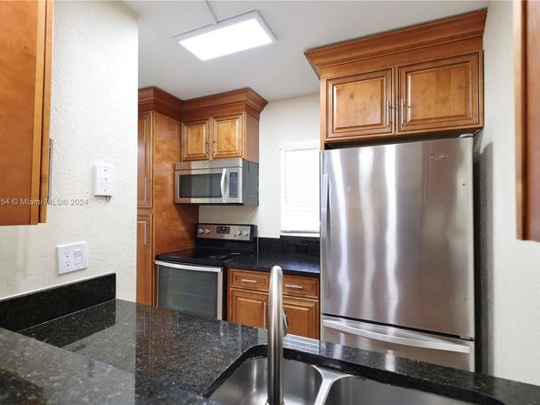 909 Twin Lakes Dr 3F, Coral Springs FL 33071