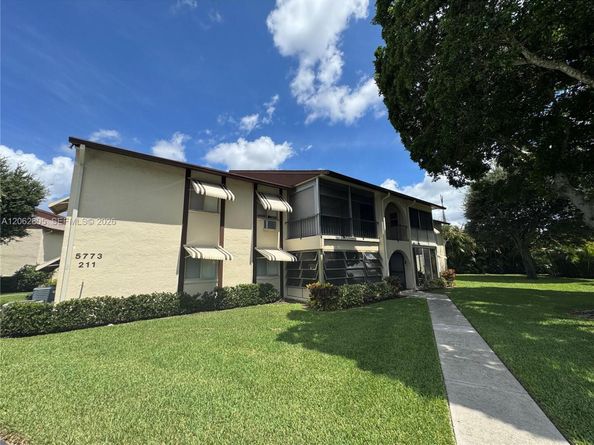 5773 La Pinata Blvd A1, Green Acres FL 33463