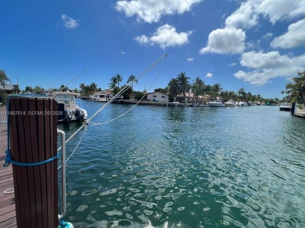 2430 NE 135th St 105, North Miami FL 33181